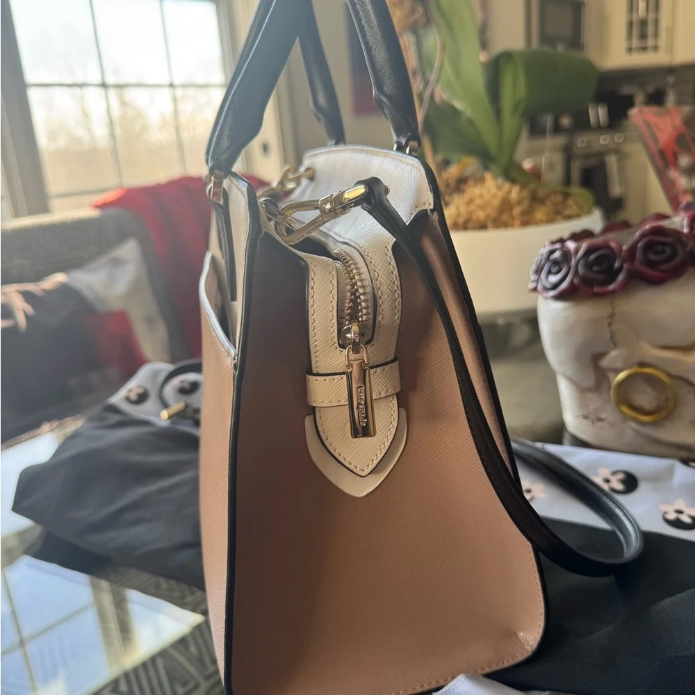 Kate Spade New York Madison Medium Satchel in Colorblock Saffiano Leather - Picture 4 of 7